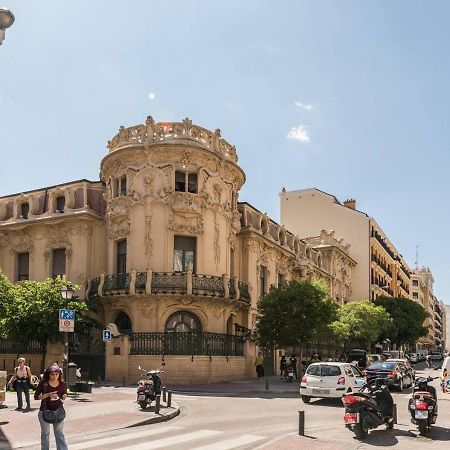 Explore Madrid From A Warm Apartment With Patio At A Newly Refurbished Manorial Building 외부 사진