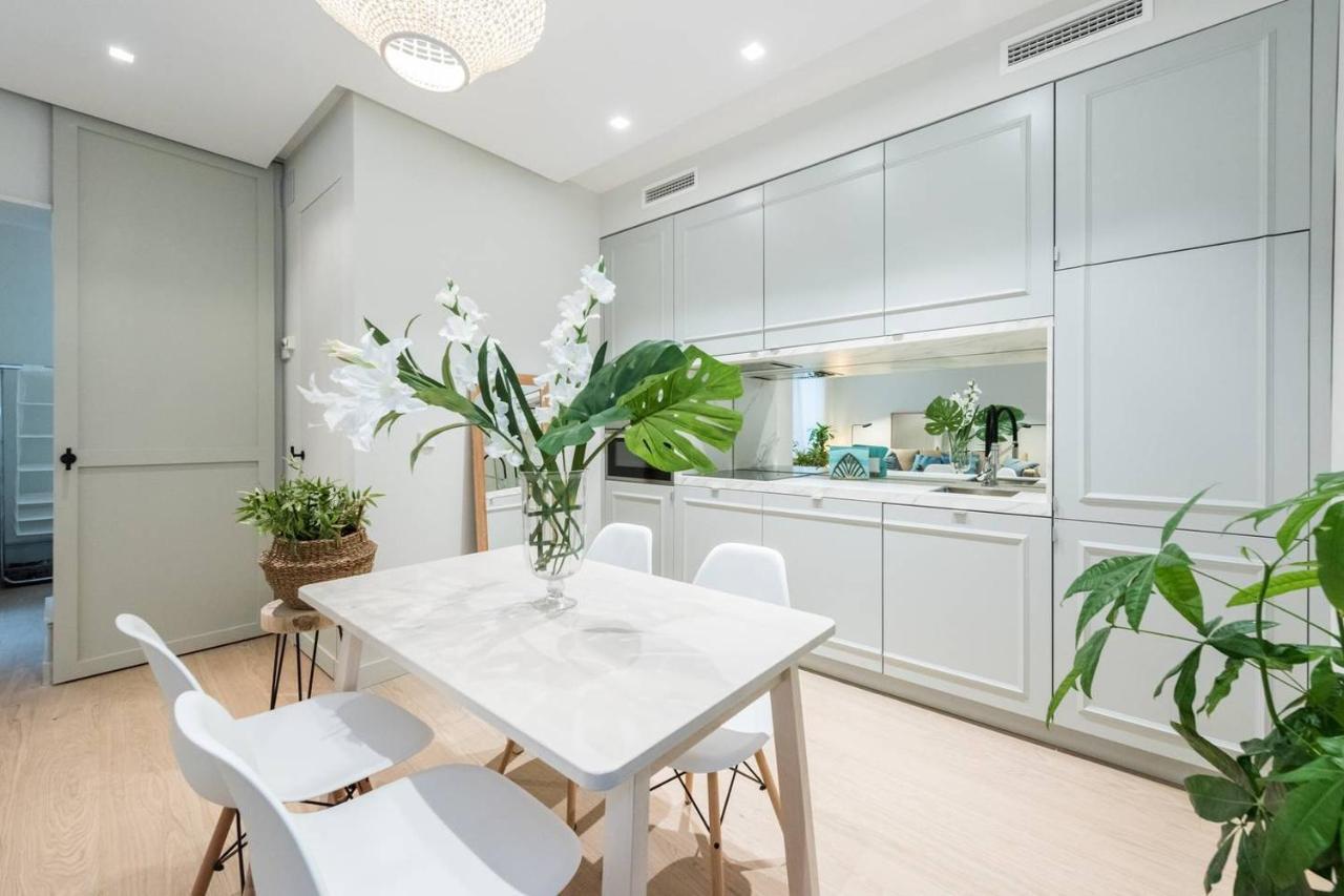 Explore Madrid From A Warm Apartment With Patio At A Newly Refurbished Manorial Building 외부 사진